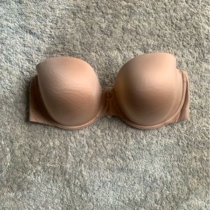 Victoria’s Secret strapless bra